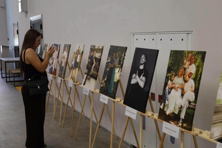 У Звягелі відбулася презентація фотопроєкту «Ветерани. Точка опори»